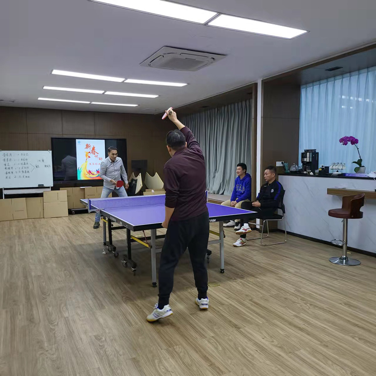 恒星传导员工乒乓球比赛中 恒星传导员工乒乓球比赛中